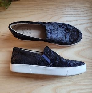 Navy velvet sneakers